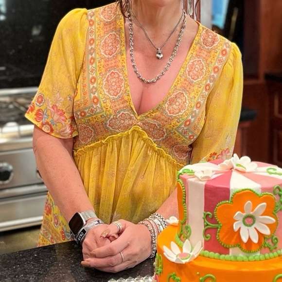 Rose + Olive Semi-Sheer Bohemian Blouse - Picture 6 of 6